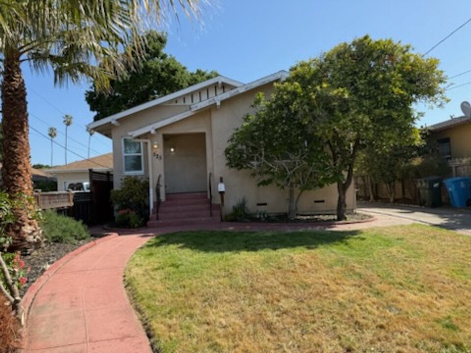 525 S Eldorado St in San Mateo, CA - Foto de edificio