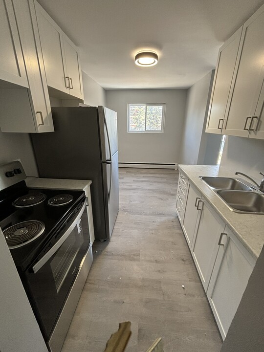 103-103 Ninth Ave in Kitchener, ON - Building Photo