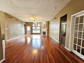 7714 Chateau Point Ln in Houston, TX - Building Photo - Building Photo