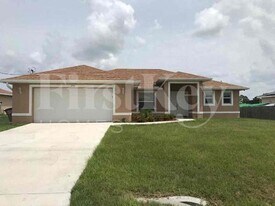 2916 26th St SW in Lehigh Acres, FL - Building Photo