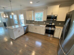 Room in House on Merrick St in Durham, NC - Building Photo - Building Photo
