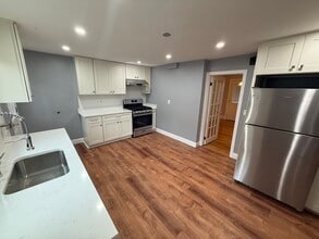 221 S Central Ave in Quincy, MA - Building Photo - Building Photo