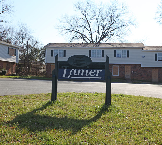 Lanier in Charlotte, NC - Foto de edificio - Building Photo