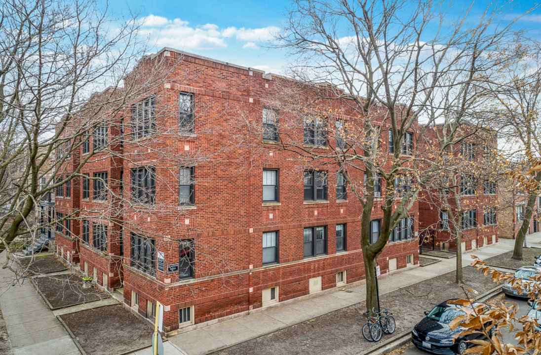 2177 W Giddings St, Unit 2177-3 in Chicago, IL - Building Photo