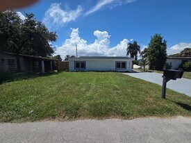 2615 NW 62nd Ave in Margate, FL - Building Photo
