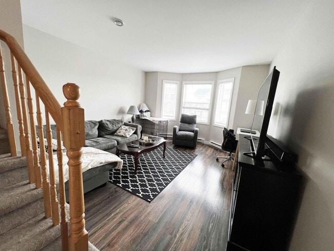 118 Seaborn St in St John's, NL - Building Photo - Building Photo