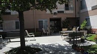 4121 Katella Ave in Los Alamitos, CA - Building Photo - Building Photo