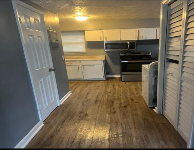 1751 Powhattan St in Jacksonville, FL - Building Photo - Building Photo