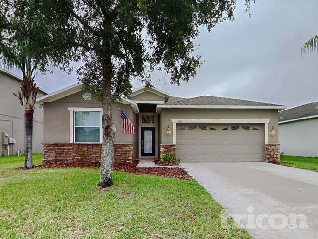 13811 Newport Shores Dr in Hudson, FL - Foto de edificio - Building Photo