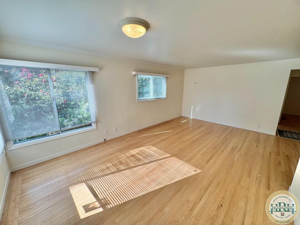 5547 Mission St in San Francisco, CA - Building Photo