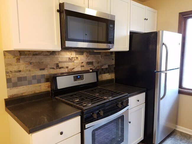10840 Rockford Road Unit 202, Unit 202 in Plymouth, MN - Building Photo - Building Photo