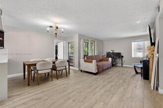 10845 NW 7th St in Miami, FL - Building Photo - Building Photo