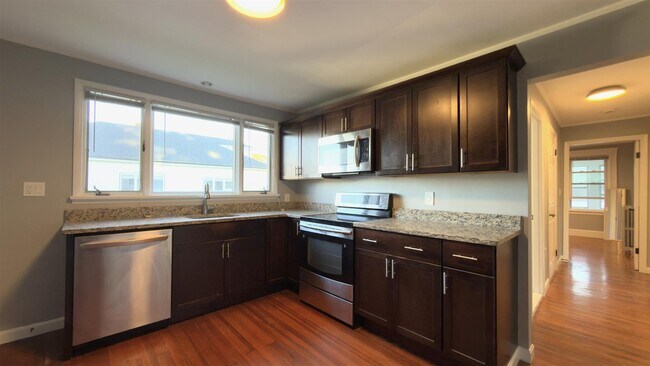 62 Billings Ave, Unit 2 in Medford, MA - Foto de edificio - Building Photo