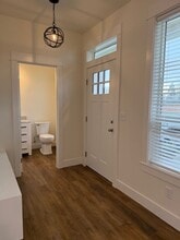 374 SW George Ct in Dundee, OR - Building Photo - Building Photo