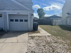 12325 Villager Ct in Tampa, FL - Foto de edificio - Building Photo