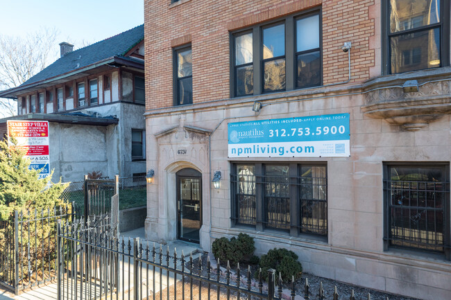 Jeffery Parkway Apartments in Chicago, IL - Foto de edificio - Building Photo