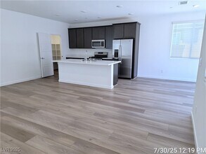 2624 Tranquil Dawn St in Henderson, NV - Building Photo - Building Photo