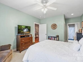 9 Kenilworth Knls, Unit 227 in Asheville, NC - Building Photo - Building Photo