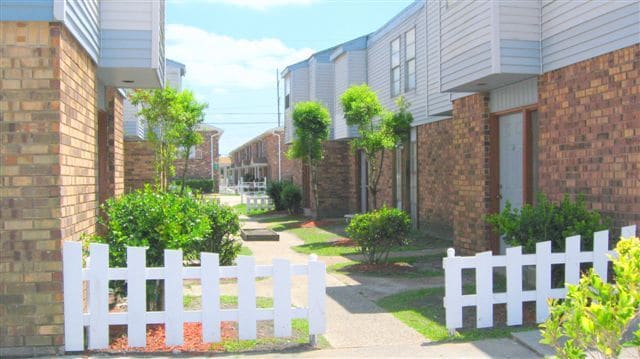 property at 1620 Newport Pl