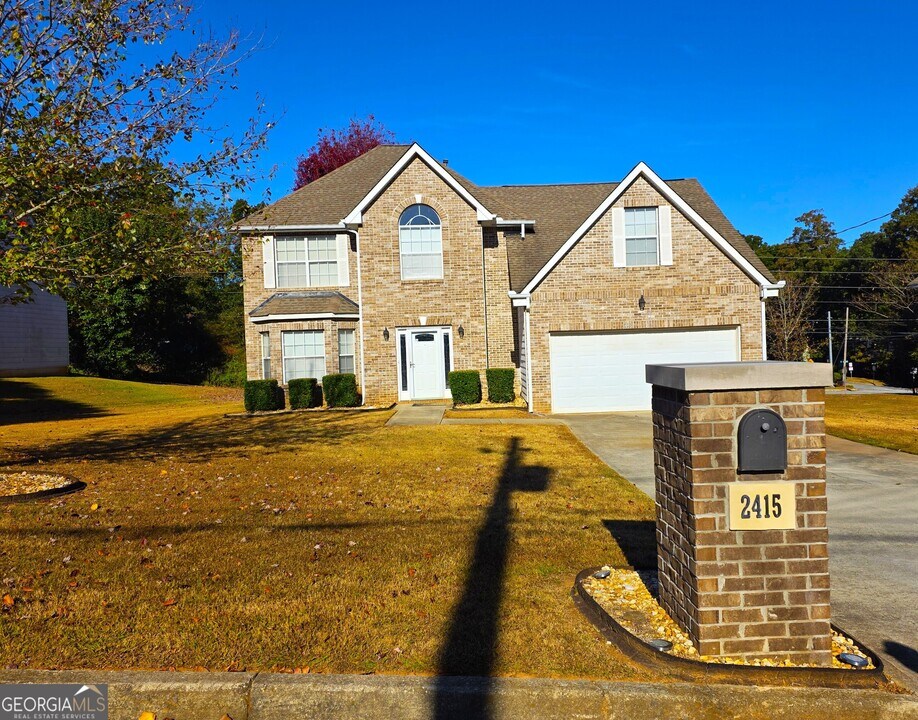 2415 Marsh Rabbit Bend in Decatur, GA - Building Photo