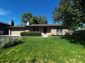 Beautiful 4 Bed, 2 Bath House in South Fort Collins! Avail. June 10th! in Fort Collins, CO - Building Photo