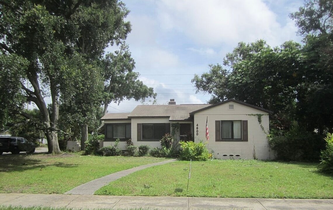 4800-4813 13th Ave N in St. Petersburg, FL - Building Photo