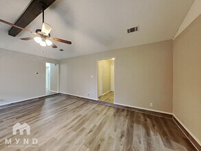 3528 Park Lake Dr in Fort Worth, TX - Foto de edificio - Building Photo