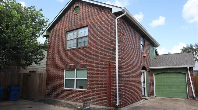 property at 6 Regency Ln