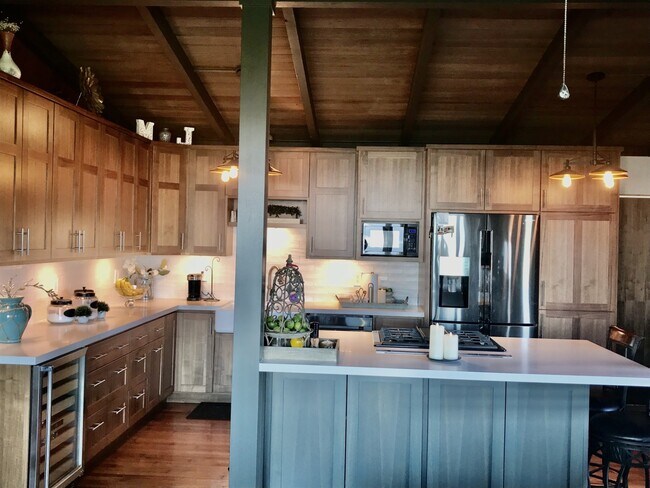 5787 Lower Kula Rd in Kula, HI - Building Photo - Building Photo