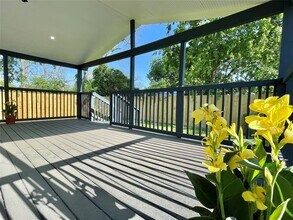 702 1/2 E 32nd St in Houston, TX - Building Photo - Building Photo