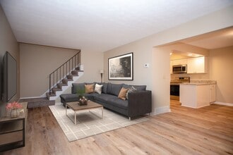 837 Tollis Pkwy in Broadview Heights, OH - Building Photo - Building Photo