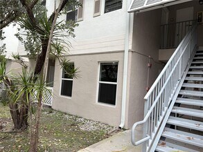 17565 NW 67th Pl in Miami Gardens, FL - Building Photo - Building Photo