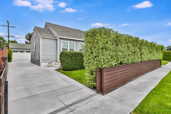 6027 Comey Ave in Los Angeles, CA - Building Photo - Building Photo
