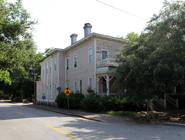 222 W Bolton St in Savannah, GA - Building Photo - Building Photo