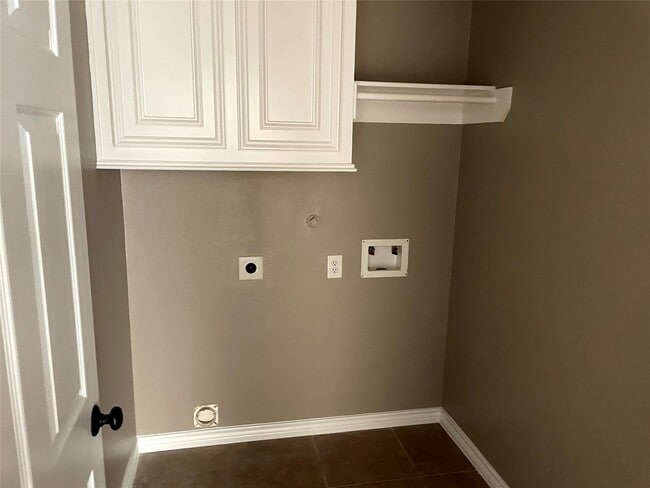 property at 2314 Colonial Springs Ln