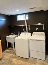 2116 S 49th Ave in Omaha, NE - Foto de edificio - Building Photo