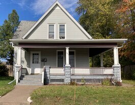 1013 17th Ave, Unit Lower in Moline, IL - Building Photo