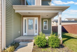 1176 Elizabeth Ln in Clarksville, TN - Building Photo - Building Photo
