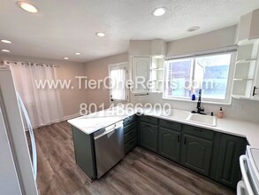 278 550 N in Bountiful, UT - Building Photo - Building Photo