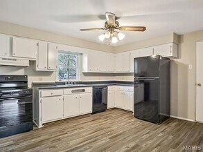 101 Glencoe Dr in Belleville, IL - Building Photo - Building Photo
