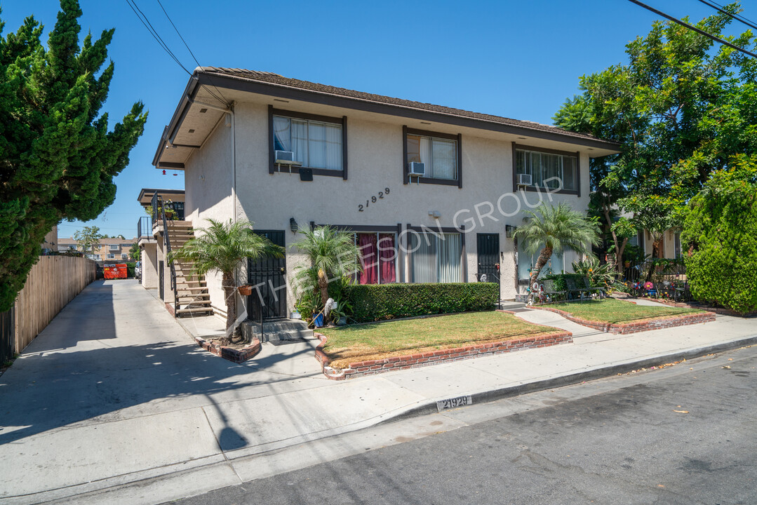 21929 Verne Ave in Hawaiian Gardens, CA - Building Photo