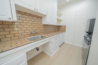 4056 Piedmont Ave in Oakland, CA - Building Photo - Building Photo