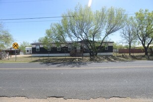 13598 Old Frio City Rd in Lytle, TX - Building Photo