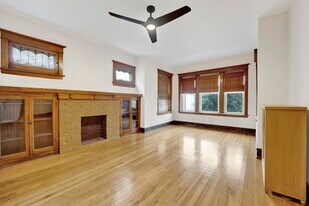 3087 N Haussen Ct, Unit 2 in Chicago, IL - Building Photo