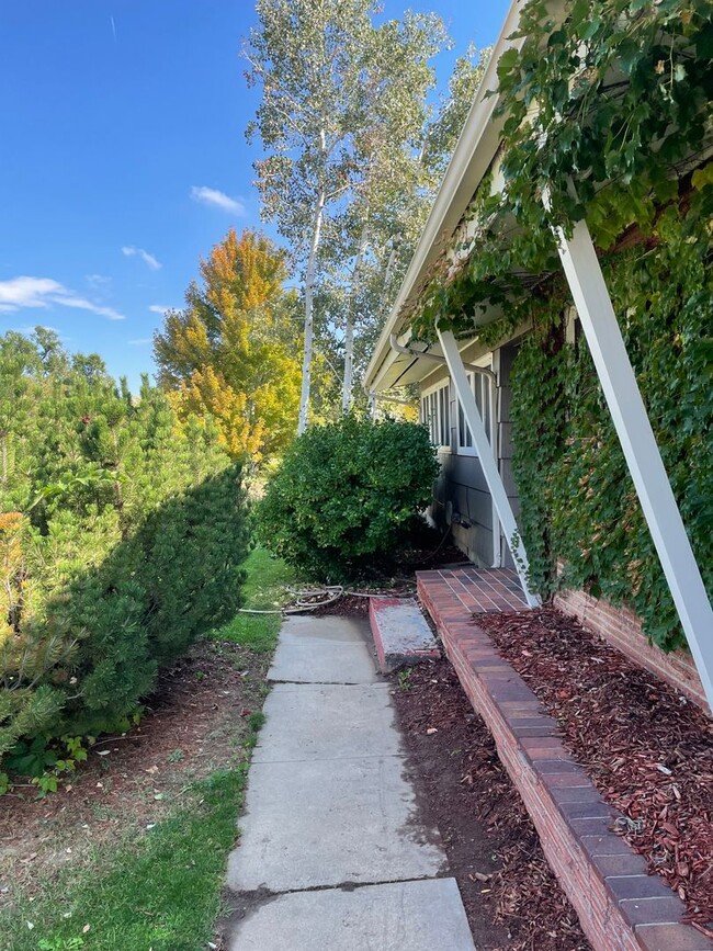 7940 Robinson Way in Arvada, CO - Building Photo - Building Photo