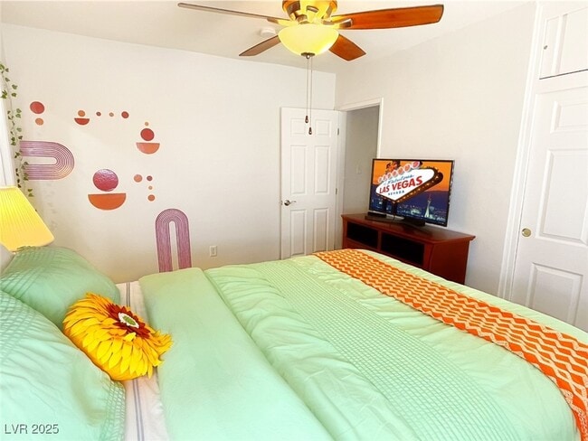 property at 1932 Hassett Ave