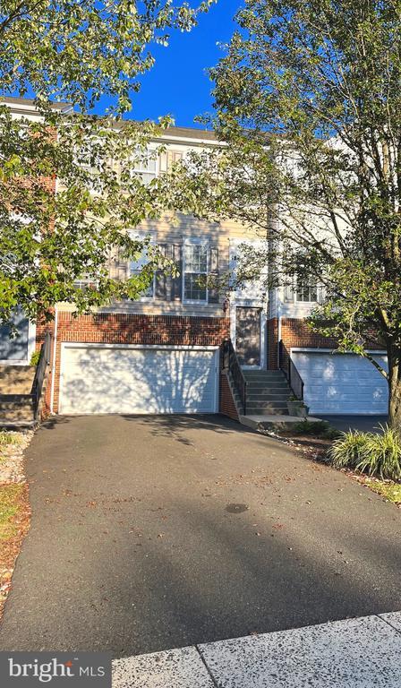 property at 895 Chatfield Rd