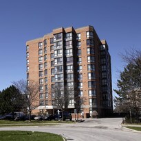 8 Silverbell Grv in Toronto, ON - Building Photo
