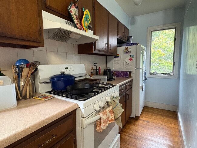 19 Sartwell Ave, Unit #3 in Somerville, MA - Building Photo - Building Photo