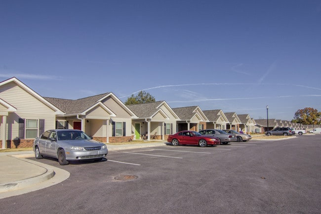 Vinings at Greencastle Apartments in Clarksville, TN - Foto de edificio - Building Photo